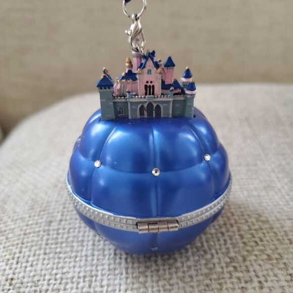 Disney Sleeping Beauty Castle Engagement Ring Holder Ornament - Picture 10 of 16